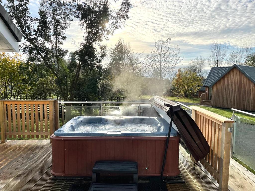 Sparrowhawk Cottage With Hot Tub Newton Stewart Esterno foto