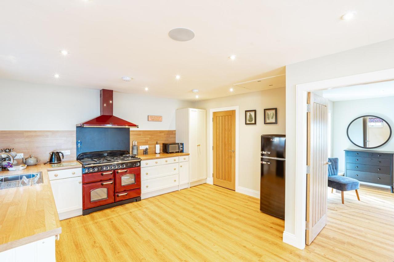 Sparrowhawk Cottage With Hot Tub Newton Stewart Esterno foto