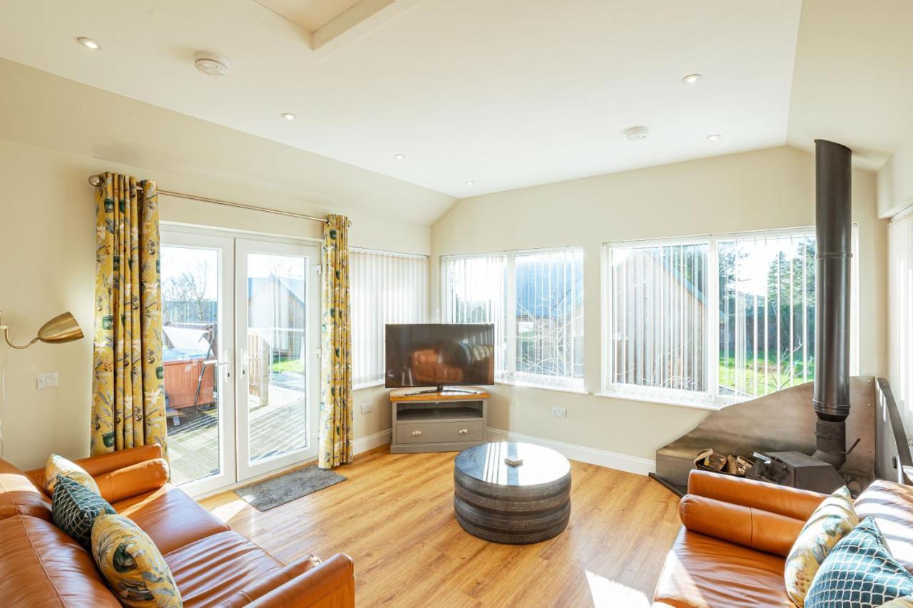 Sparrowhawk Cottage With Hot Tub Newton Stewart Esterno foto